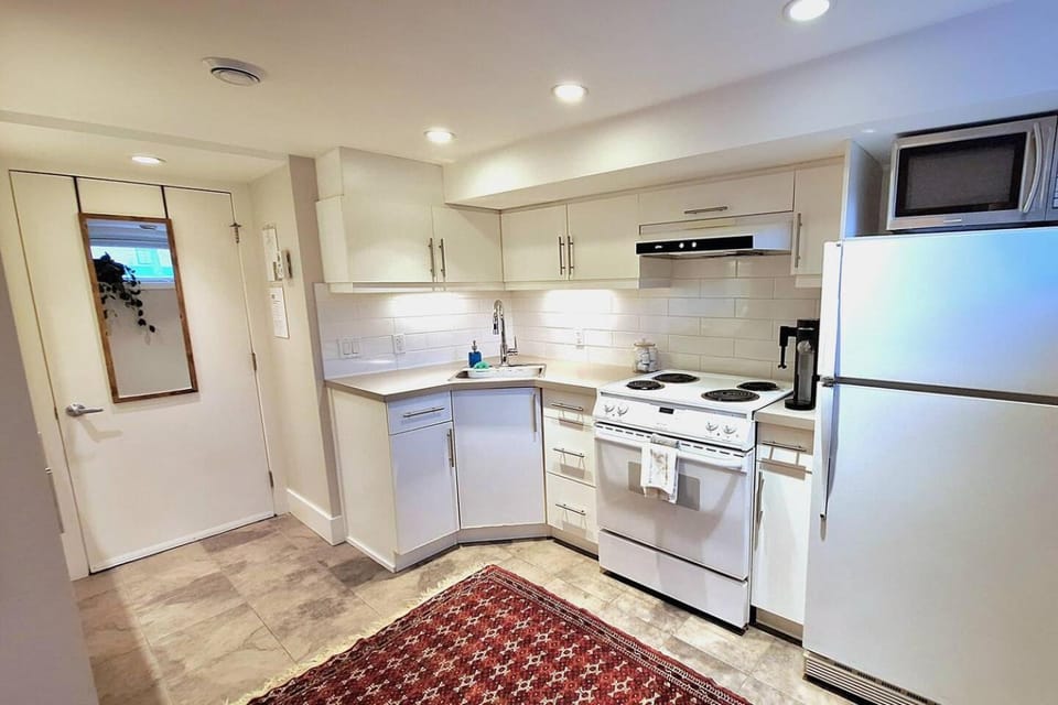 Coffee/tea facilities, Kitchen or kitchenette, pet friendly, stove