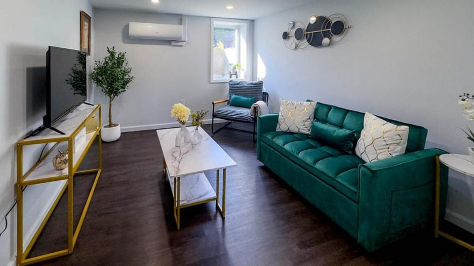 Modern Apartment Near Tweed -Yale -New Haven Apartment in East Haven