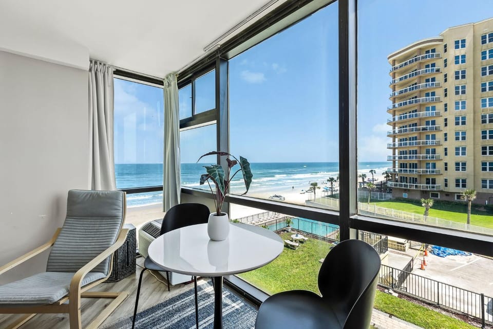 View (from property/room), Pool view, Sea view