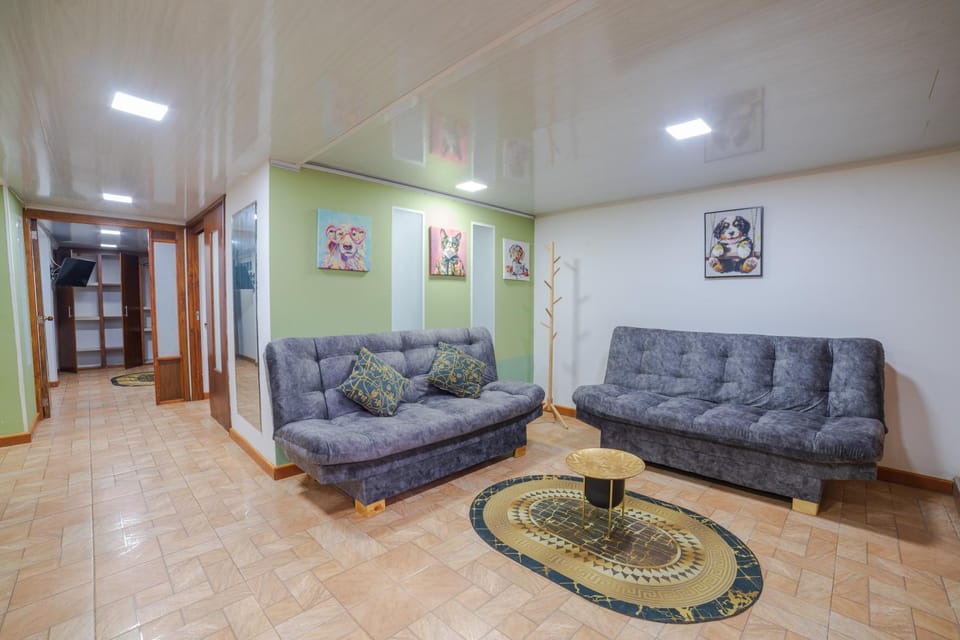 Living room, Seating area