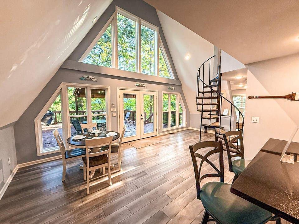 Private Lakefront Home w/Dock/Kayaks/4BD/2BA-12PP House in Sunrise Beach