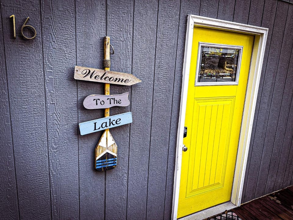 Private Lakefront Home w/Dock/Kayaks/4BD/2BA-12PP House in Sunrise Beach