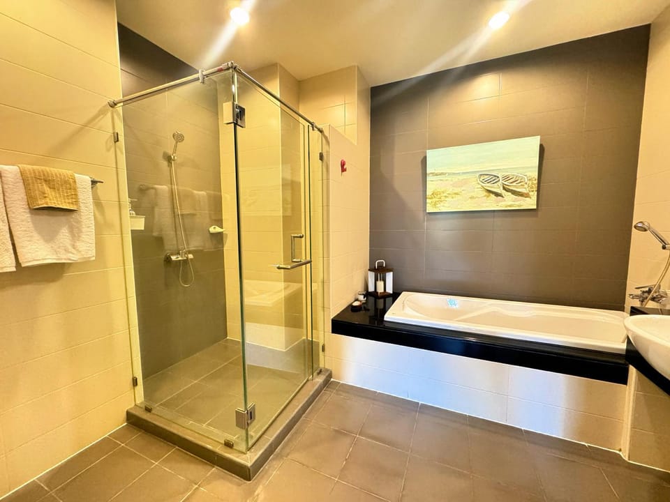 Shower, Bathroom, Bath, towels