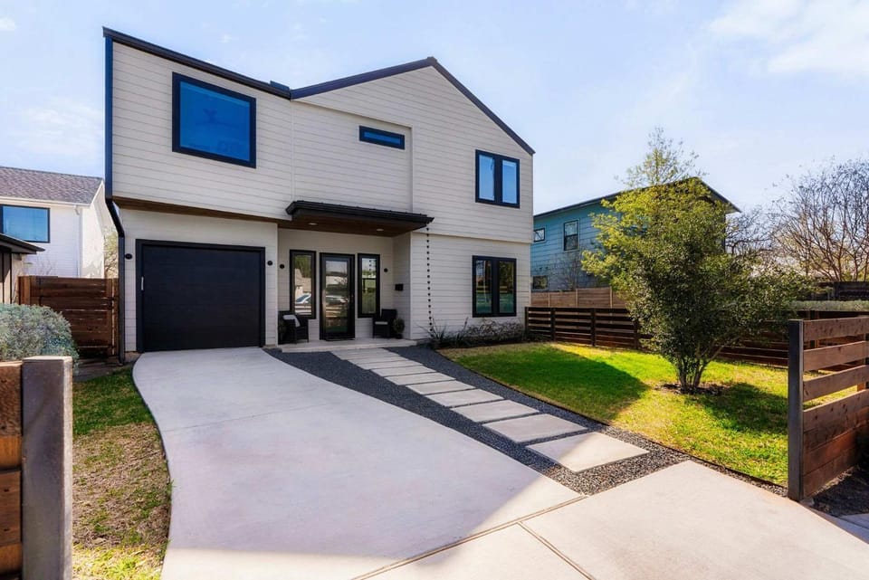 Central Austin Oasis with Pool - Sleeps 9 House in Austin