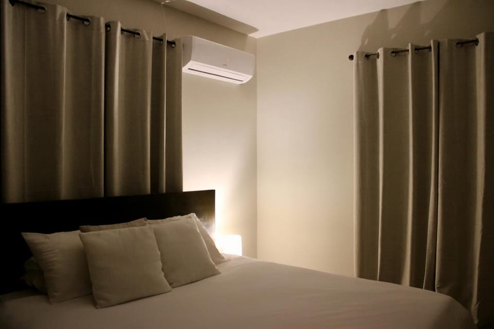 Bedroom, air conditioner