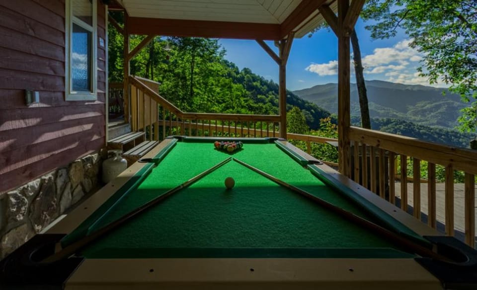 Billiard, Balcony/Terrace, Mountain view