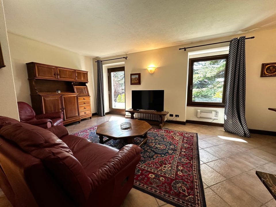 Communal lounge/ TV room, Seating area, Evening entertainment