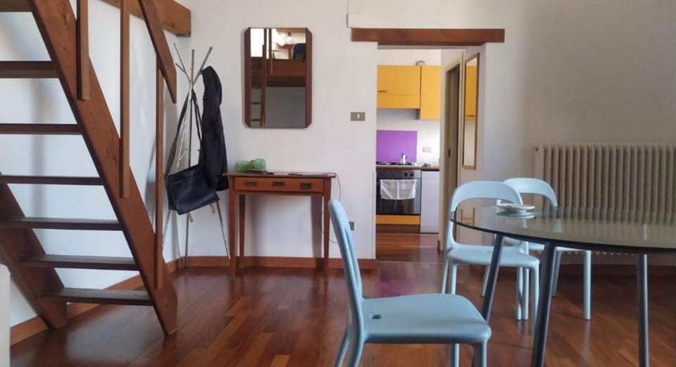 Second floor apartment no elevator Apartment in Bari