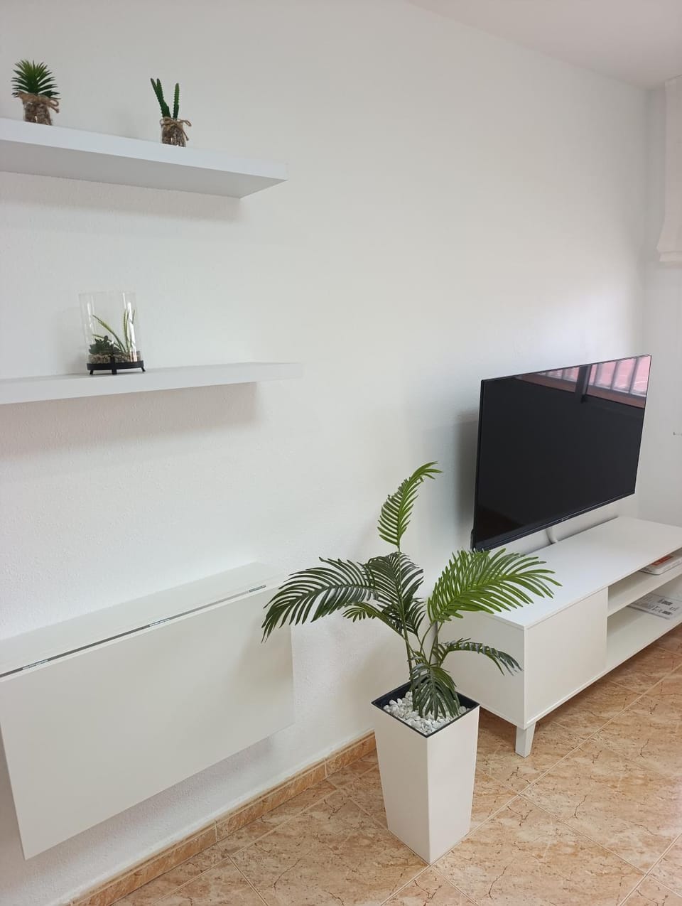 TV and multimedia, Living room, Lounge or bar, Seating area