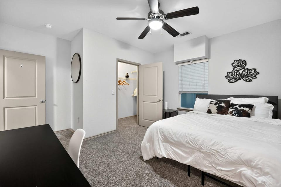 Modern Stay With Resort Style Perks Apartment in Austin