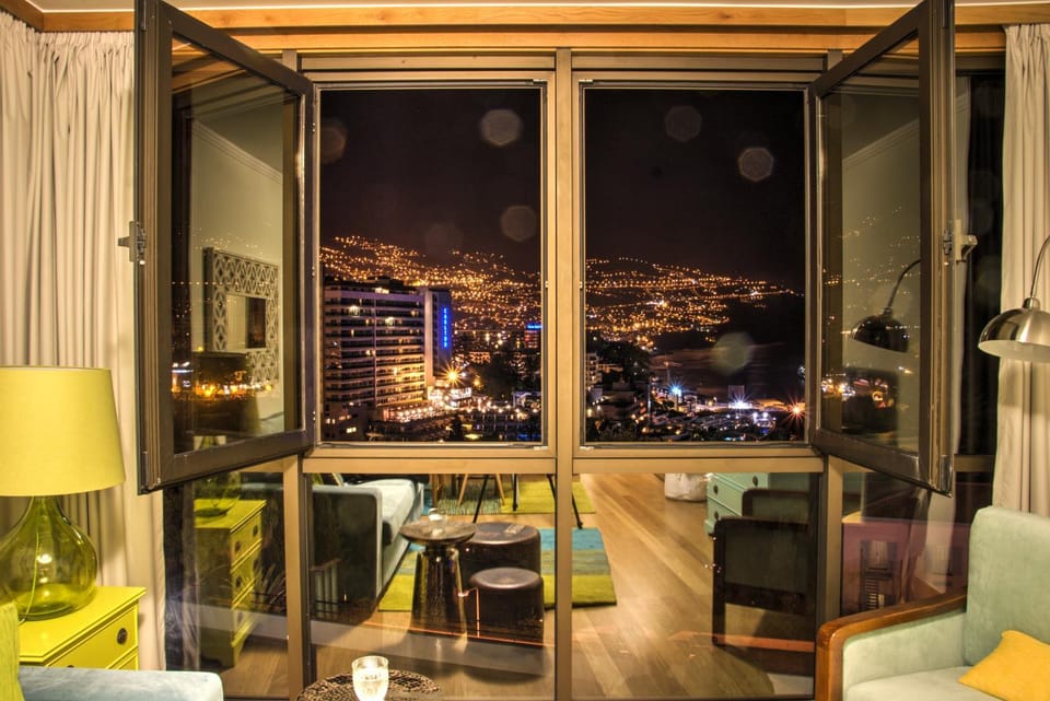 Night, Living room, On site, City view, Garden view, Mountain view, Pool view, Street view