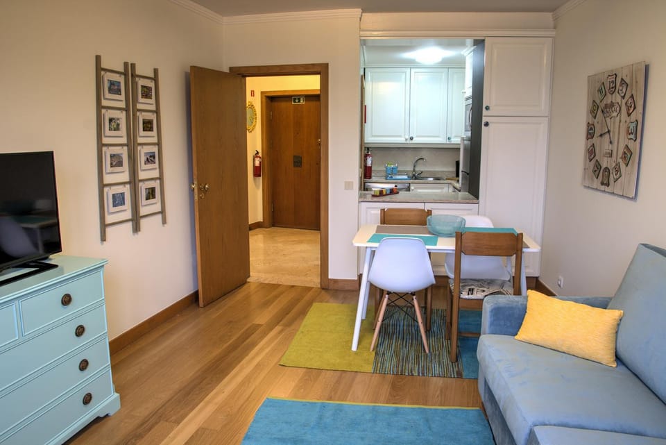 Day, Coffee/tea facilities, Kitchen or kitchenette, Living room, Dining area, On site