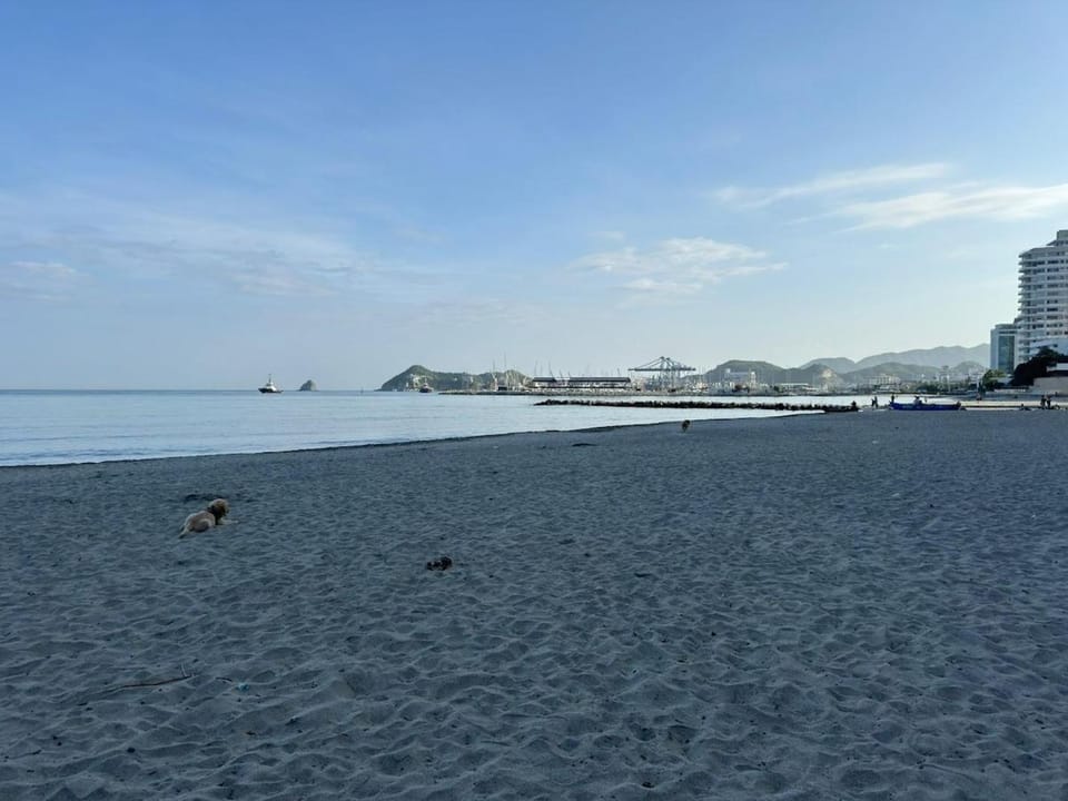 Nice apartment near the bay, Los Cocos beach - Lindo apartamento cerca a la bahia, playa los cocos Apartment in Santa Marta