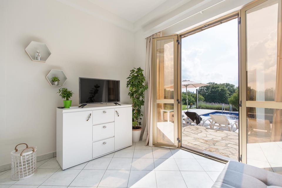 Activities, Living room, Pool view
