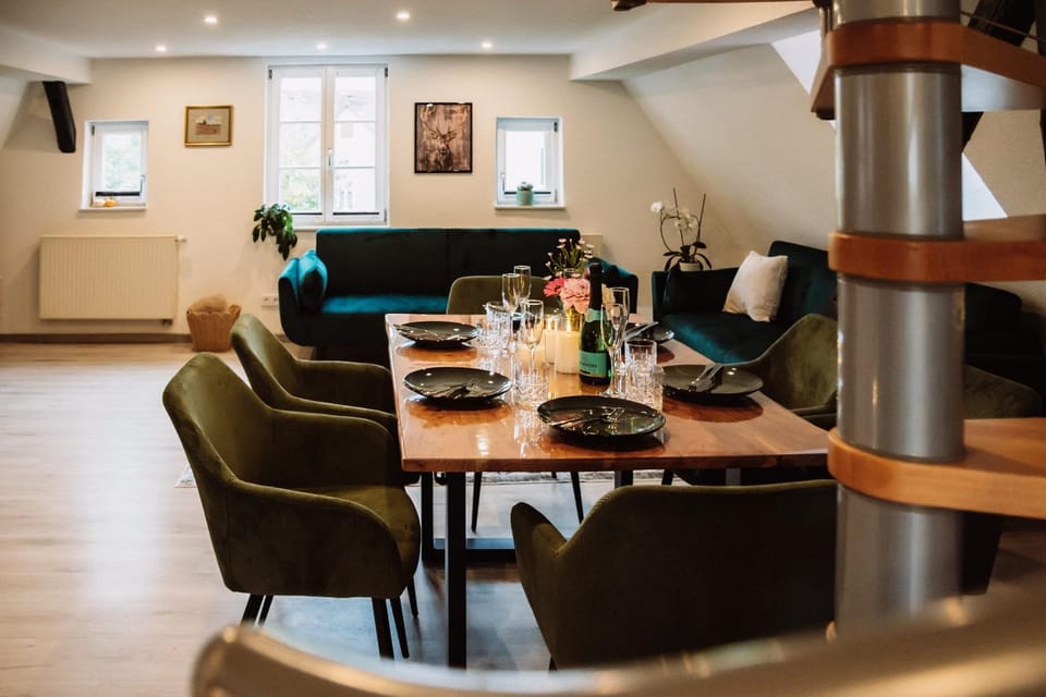 Living room, Dining area