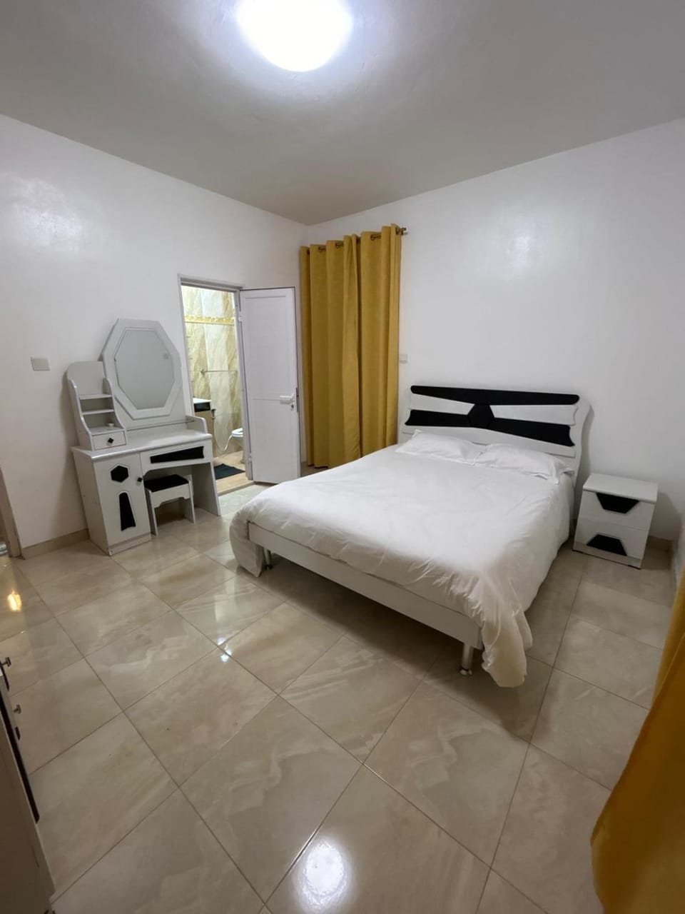 Shower, Toilet, Bed, Bathroom, Photo of the whole room, Bedroom, flat iron, towels, wardrobe