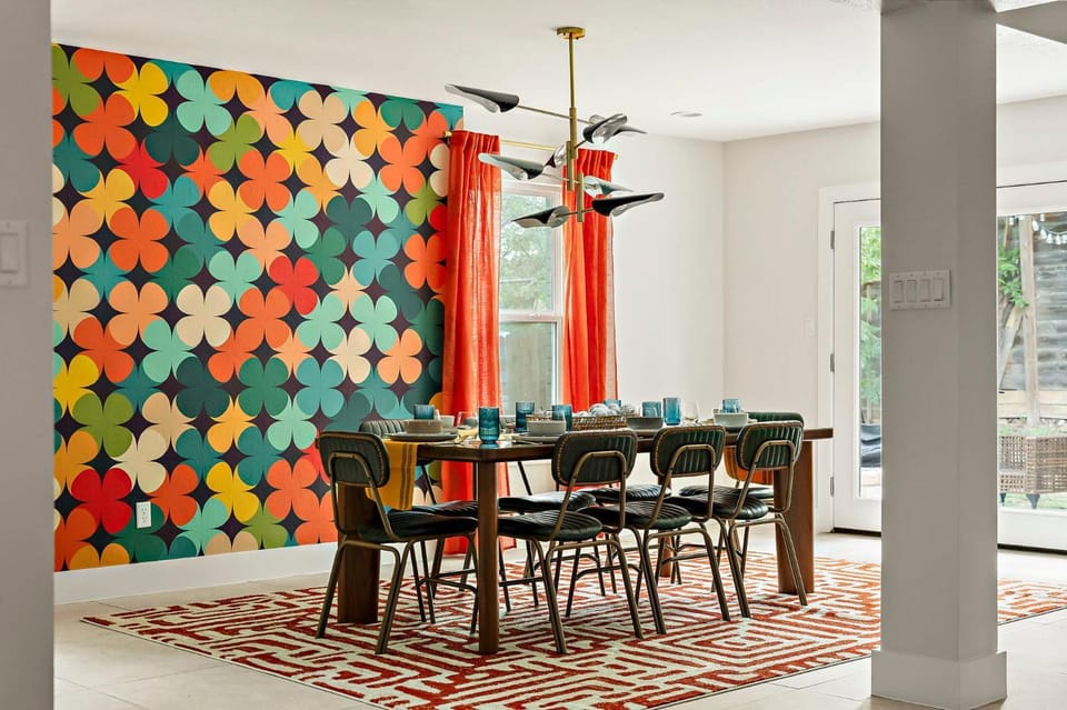 Desert Disco - 4BR Mid-Century Modern Design House in Austin