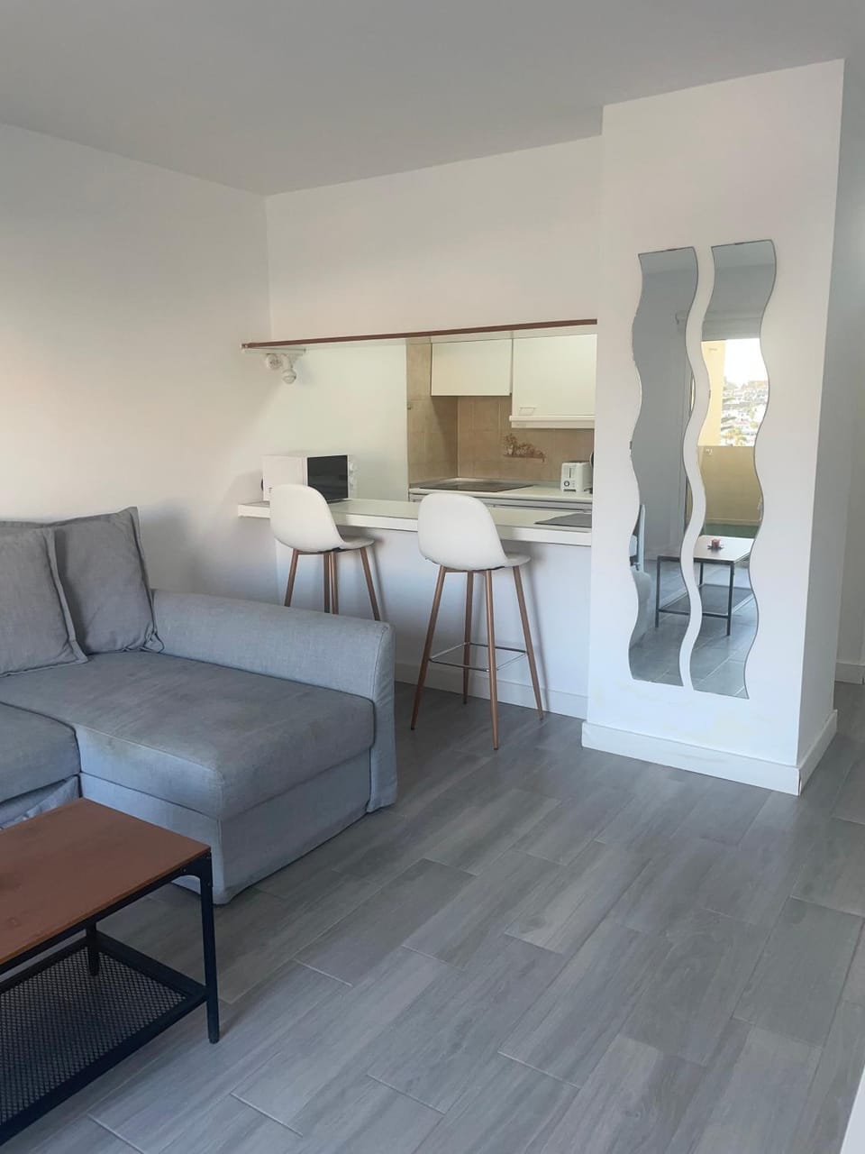 Kitchen or kitchenette, Living room