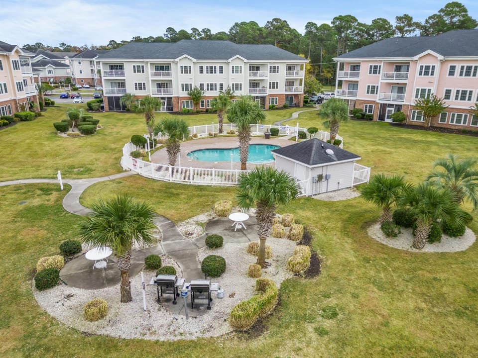 End Unit Myrtlewood Resort Near Beach & Golf, Spacious stays Apartment in Carolina Forest