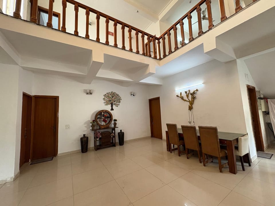 Nature View Farm Villa with Swimming pool & Garden Apartment in Gurugram