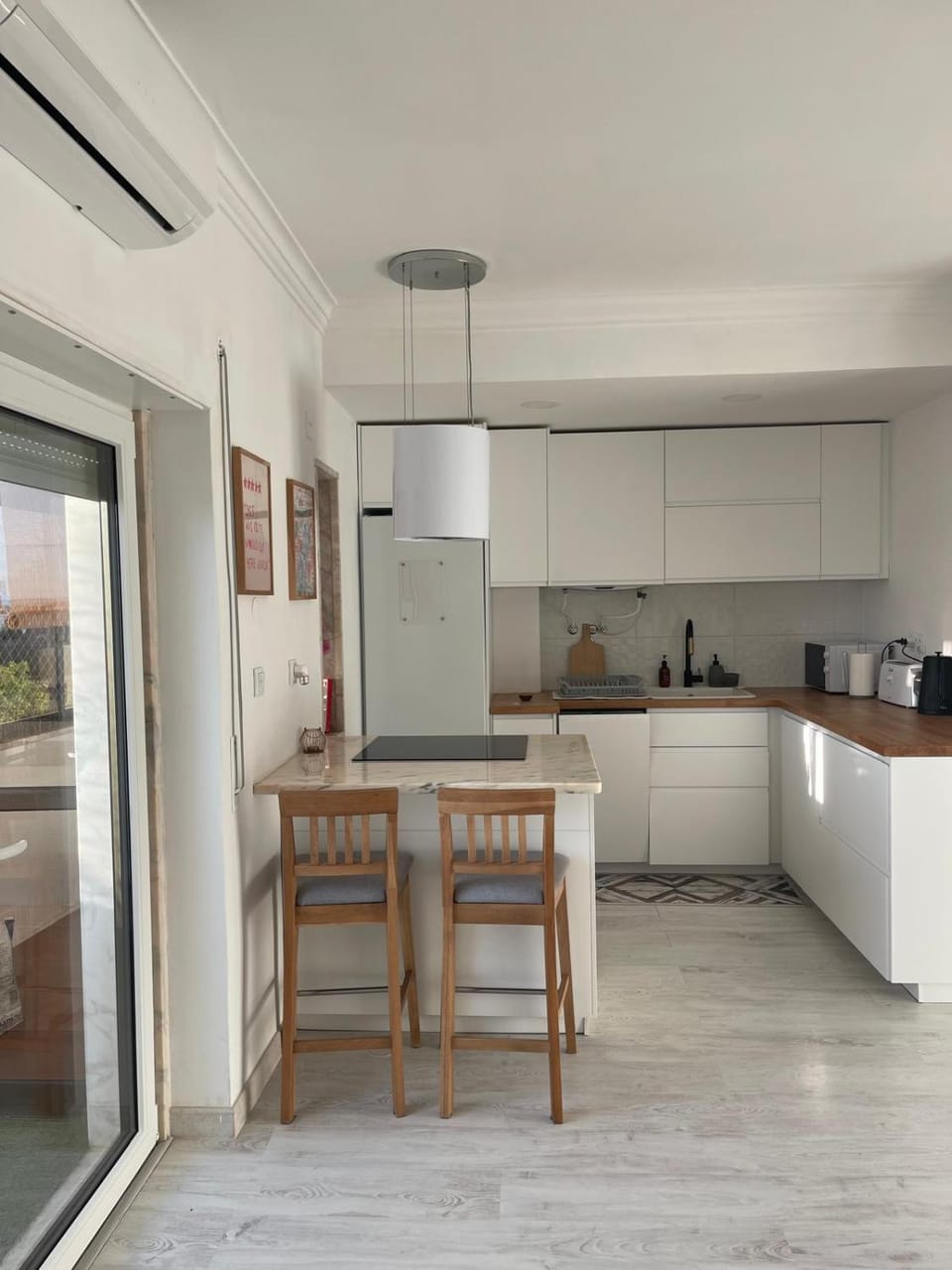 1 Bedroom SeaView Apart with private balcony, 5 min from beach Costa da Caparica Apartment in Costa da Caparica
