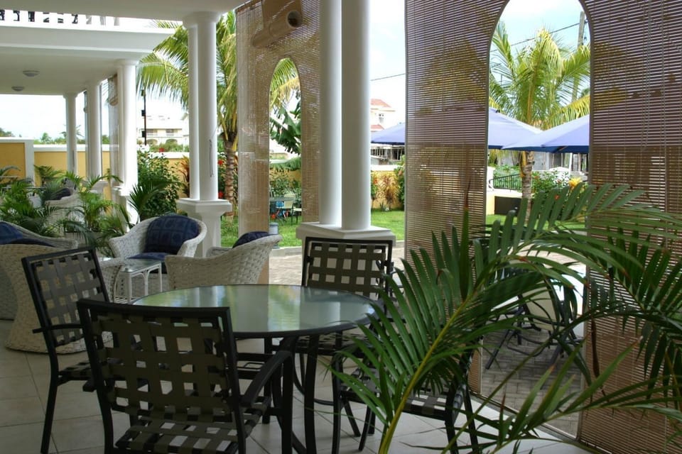 Balcony/Terrace, Balcony/Terrace, Seating area, Garden view, Pool view