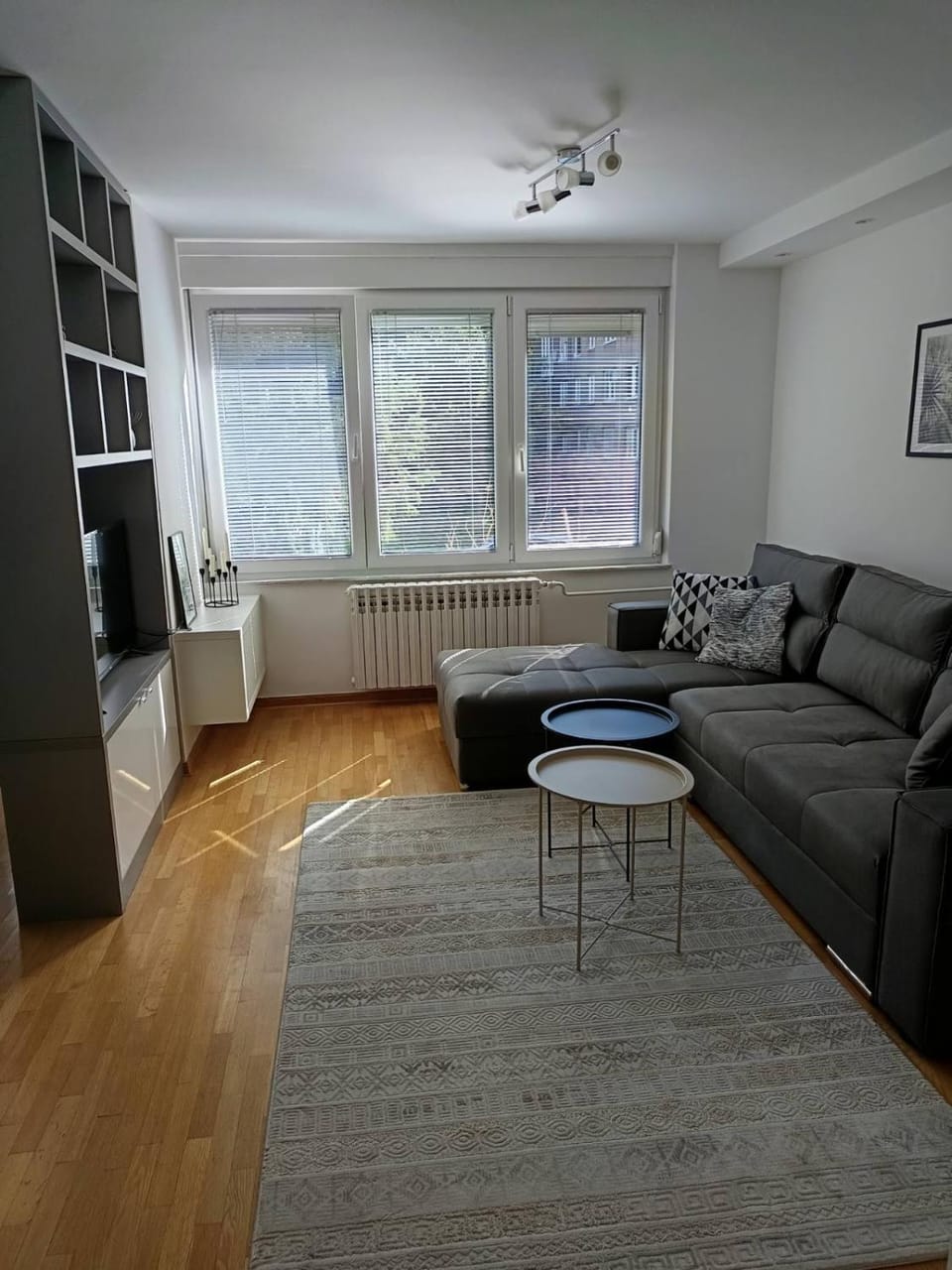 Living room, Seating area, internet