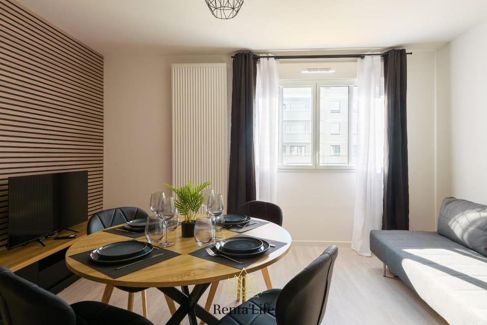 Living room, Seating area, Dining area