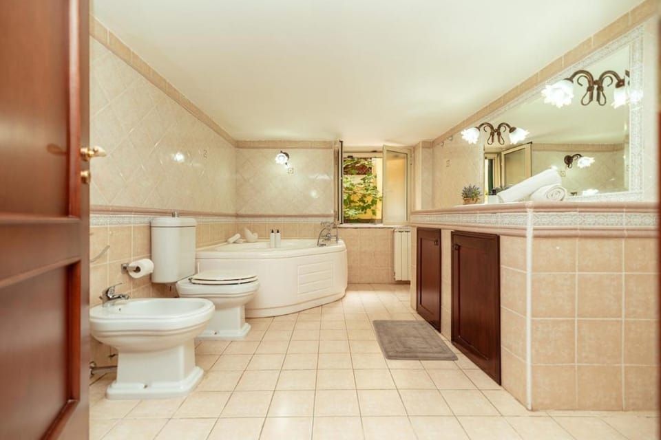 Toilet, Hot Tub, Hot Tub, Bathroom, Bath, bidet