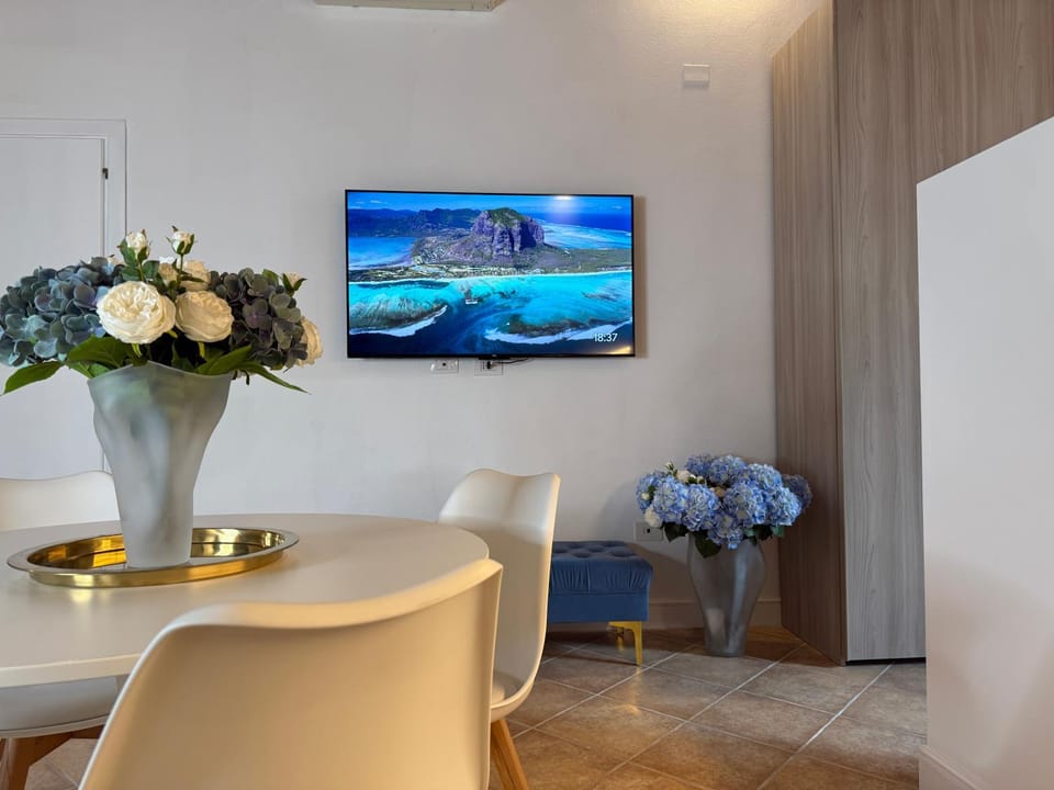TV and multimedia, Dining area