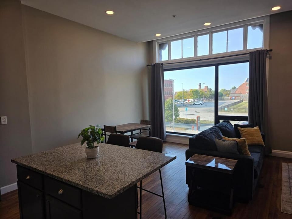 Midtown Hideaway Apartment in Cleveland Heights