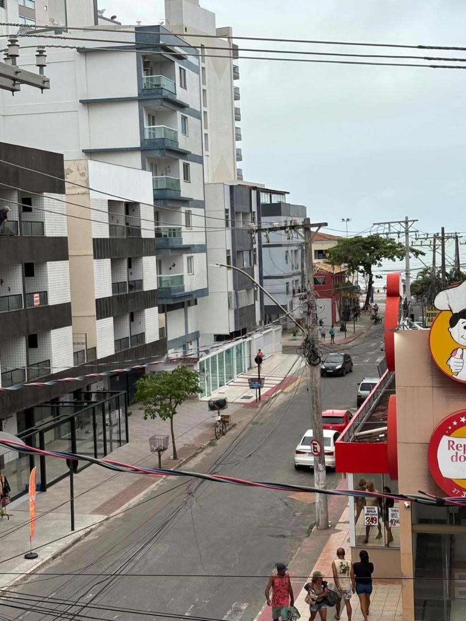 Lindo Apto na Praia do Morro, com ar condicionado, 2 quartos e 2 varandas, bem equipado com utensilios e super aconchegante Apartment in Guarapari