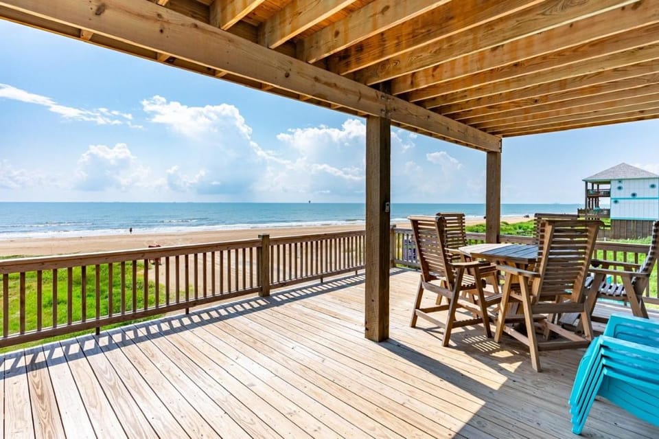 Oceanfront Manor home House in Bolivar Peninsula