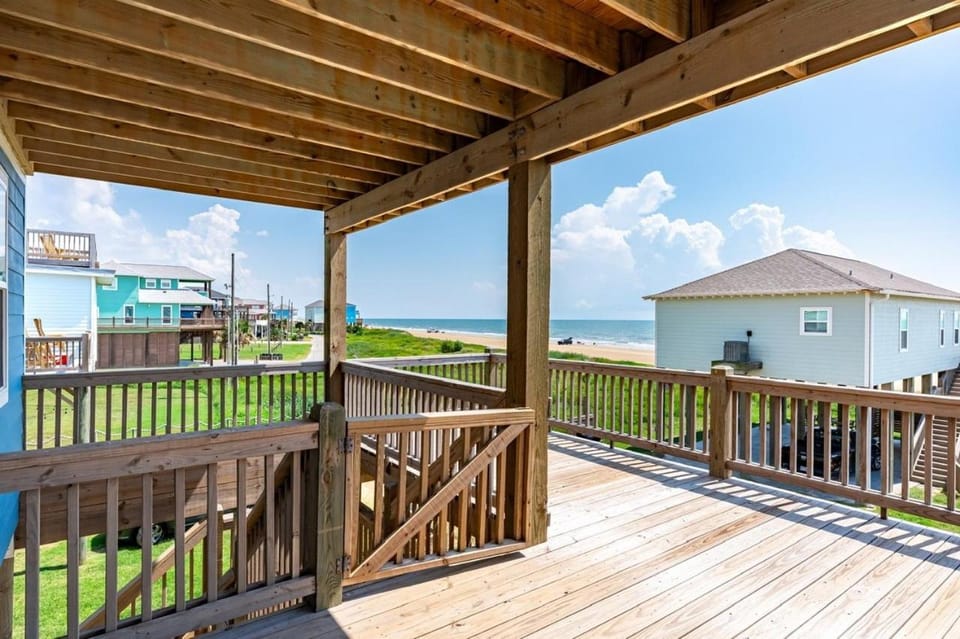 Oceanfront Manor home House in Bolivar Peninsula