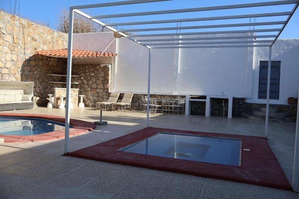 Casa de la Puesta del Sol House in Tequesquitengo