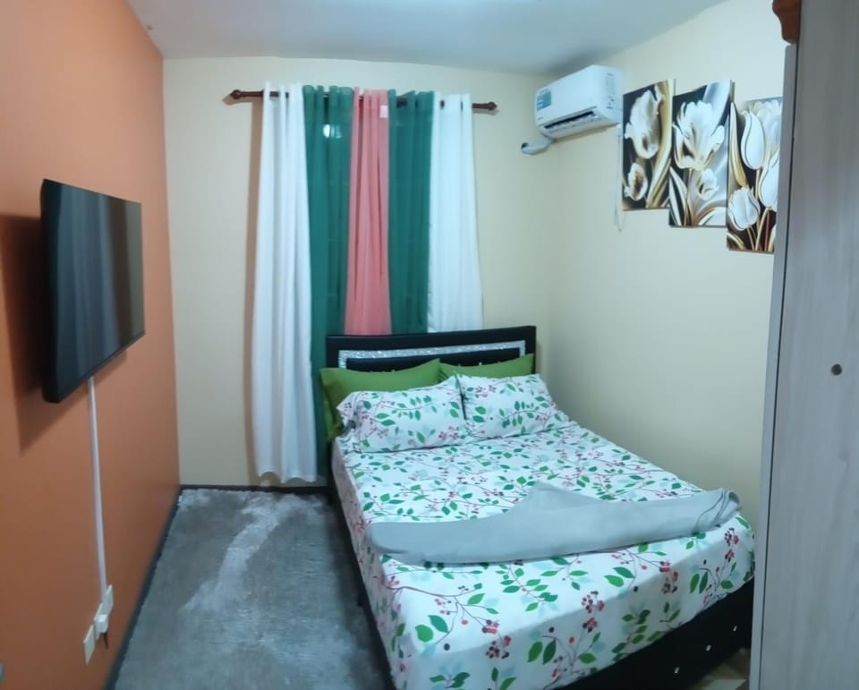 Bed, TV and multimedia, Bedroom, air conditioner