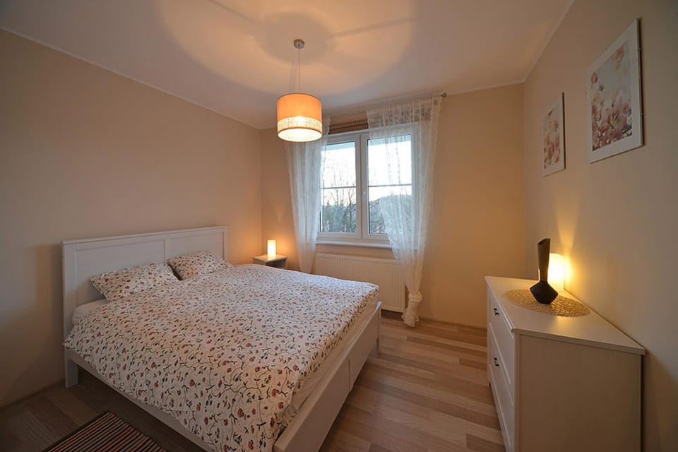 Day, Photo of the whole room