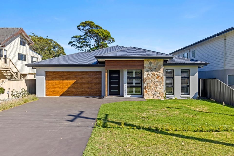 Catch & Relax - Pet Friendly - 4 Mins Walk to Beach House in Callala Bay