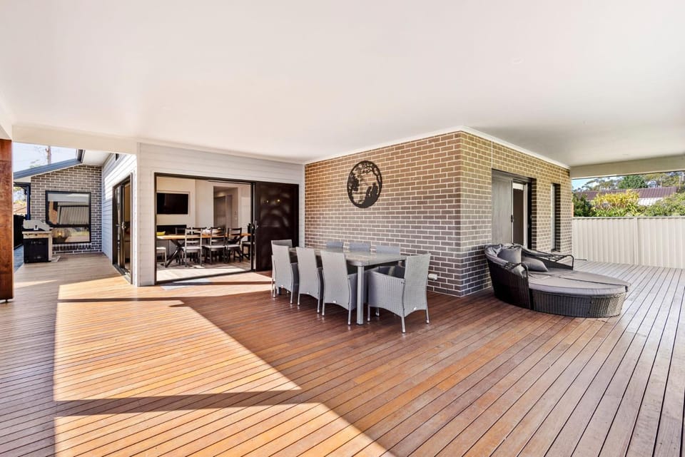 Catch & Relax - Pet Friendly - 4 Mins Walk to Beach House in Callala Bay