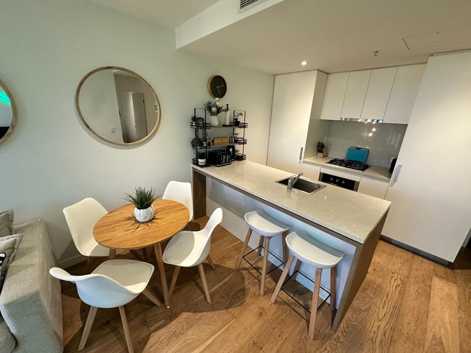 Dining area, kitchen