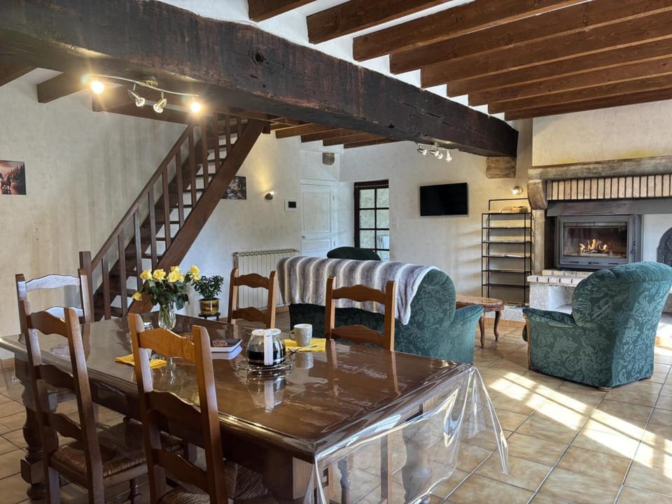 Gîte rustique à Bransat, 4 pers., nature et détente - FR-1-489-594 House in Auvergne-Rhône-Alpes