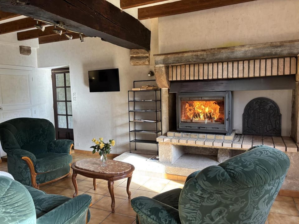 Gîte rustique à Bransat, 4 pers., nature et détente - FR-1-489-594 House in Auvergne-Rhône-Alpes