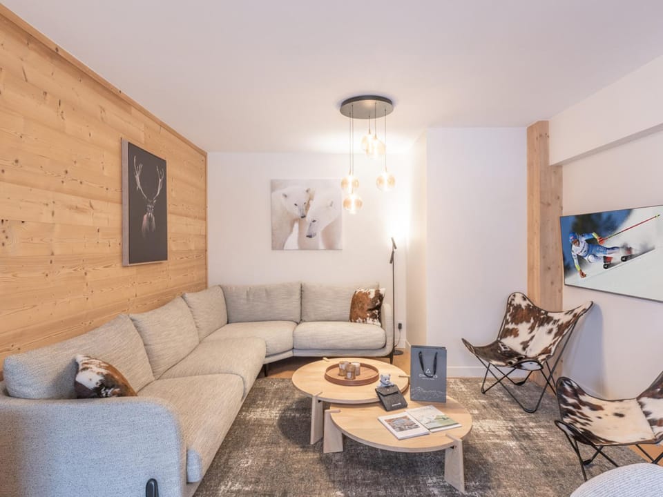 Appartement neuf skis aux pieds, 4 chambres, garage, Alpe d'Huez - FR-1-645-93 Apartment in Huez