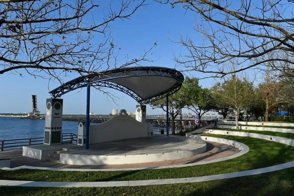 Nearby landmark, Natural landscape, River view