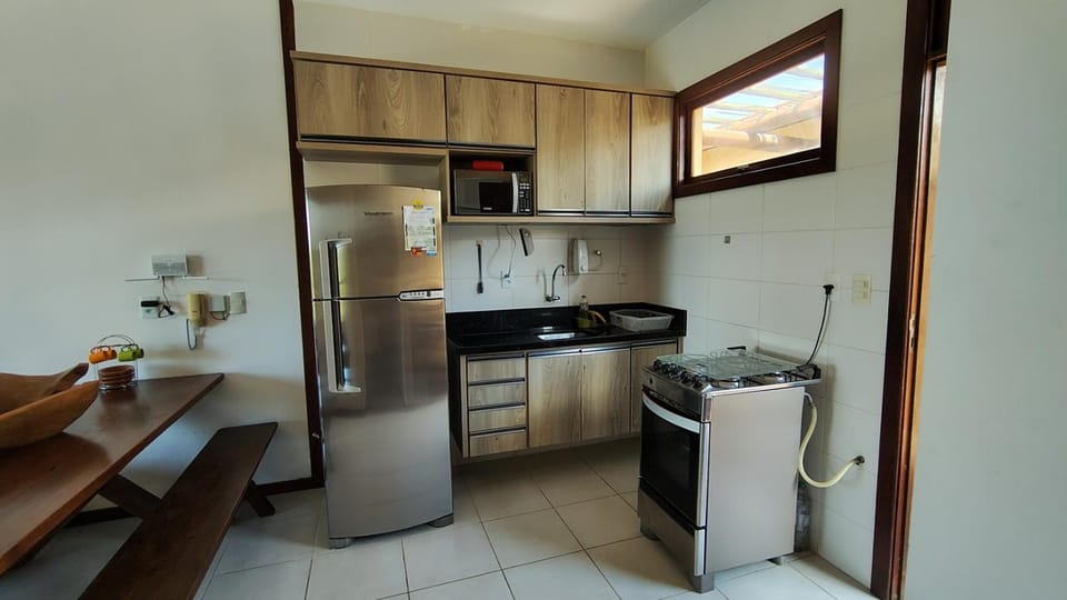 Dining area, kitchen