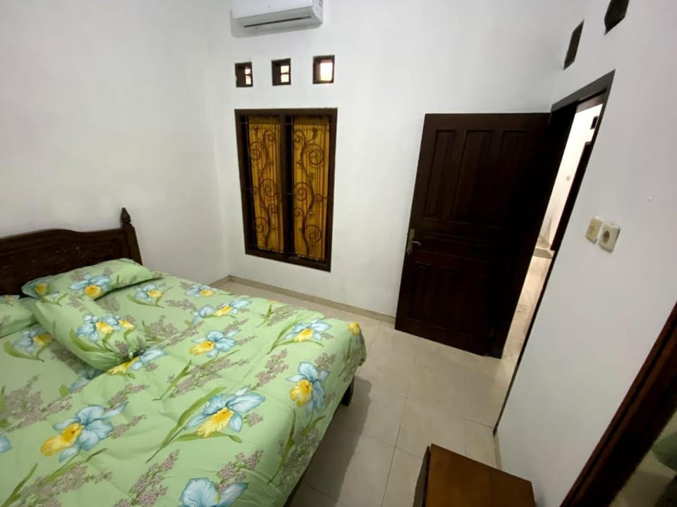 Cosinus Purwosari House in Special Region of Yogyakarta