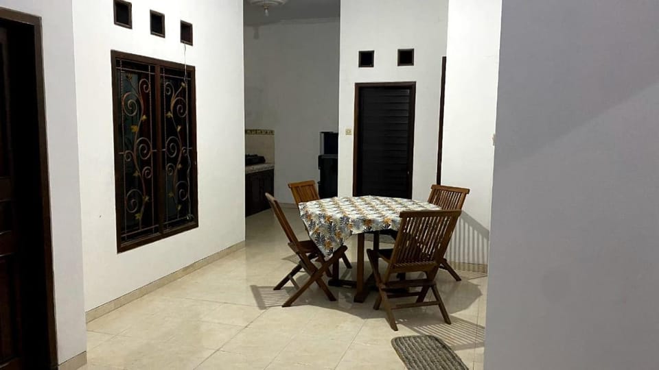 Cosinus Purwosari House in Special Region of Yogyakarta