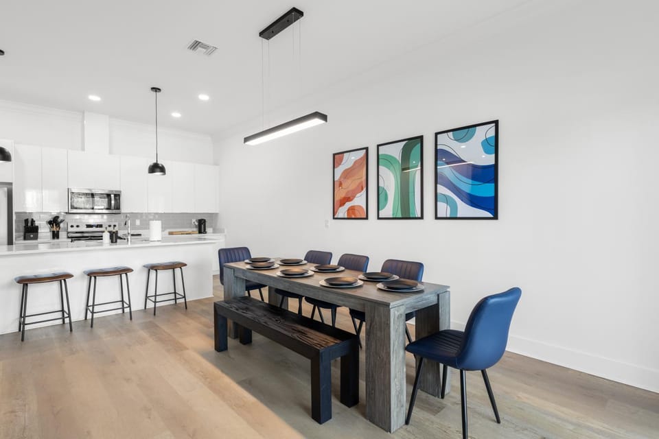 Dining area, kitchen