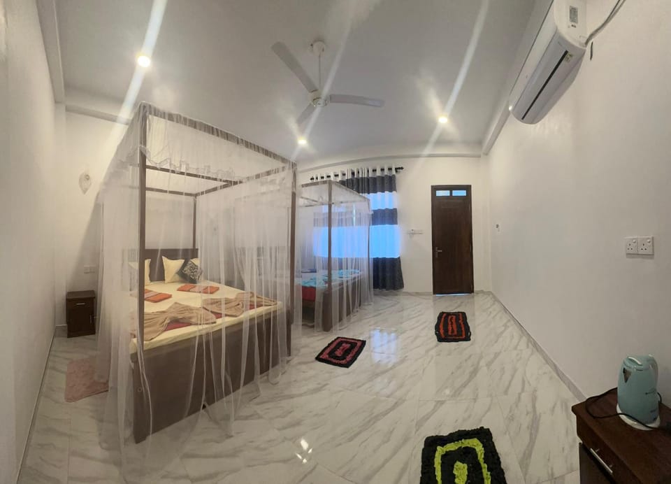 Bed, Photo of the whole room, Bedroom, air conditioner