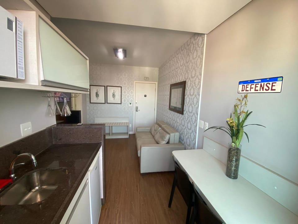 Kitchen or kitchenette, Dining area, minibar